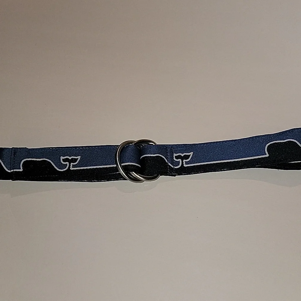 VINEYARD VINES BOY'S BLUE WHALE LINE D-RING BELT.